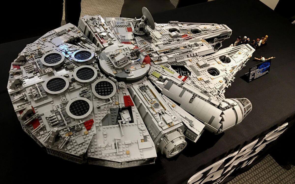 Ultimate Collector’s Millennium Falcon