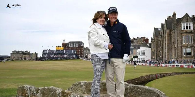 Why are LeslieAnne Wade and Tom Watson ending their marriage?